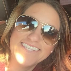 Meet your Posher, Brandy